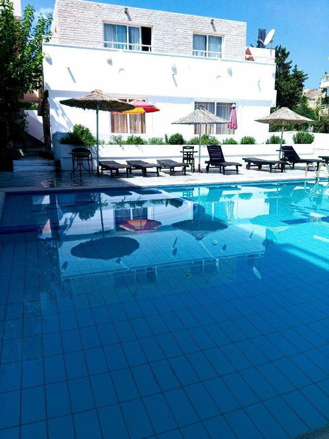 Saint Konstantin Beach Apartments Stegna Exterior foto